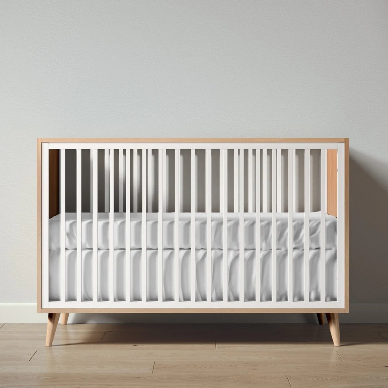 Romina New York Classic Crib Solid White Solid White
