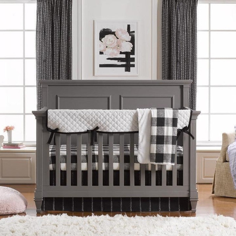 Liz and Roo Modern Bumperless Crib Bedding 4-Piece Set in Black and White