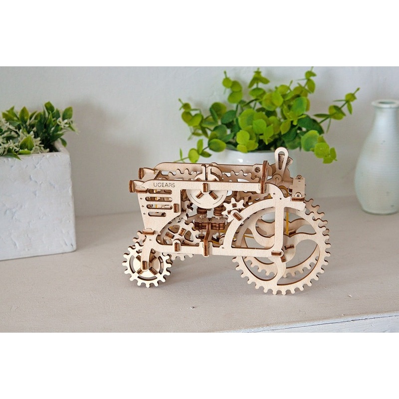 Tractor mechanical model kit