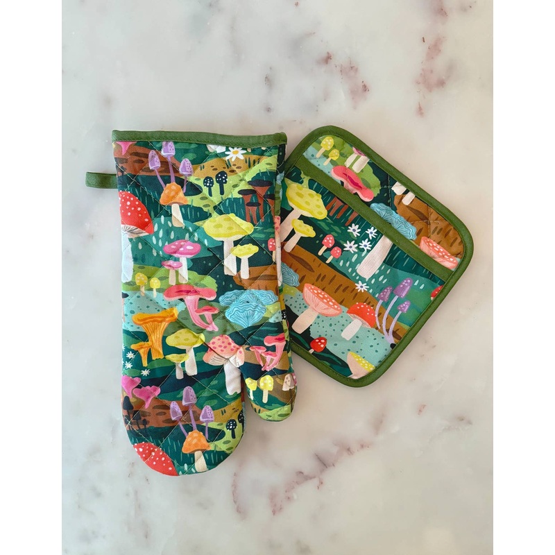 Mushroom Heaven Oven Mitt + Pot Holder Set