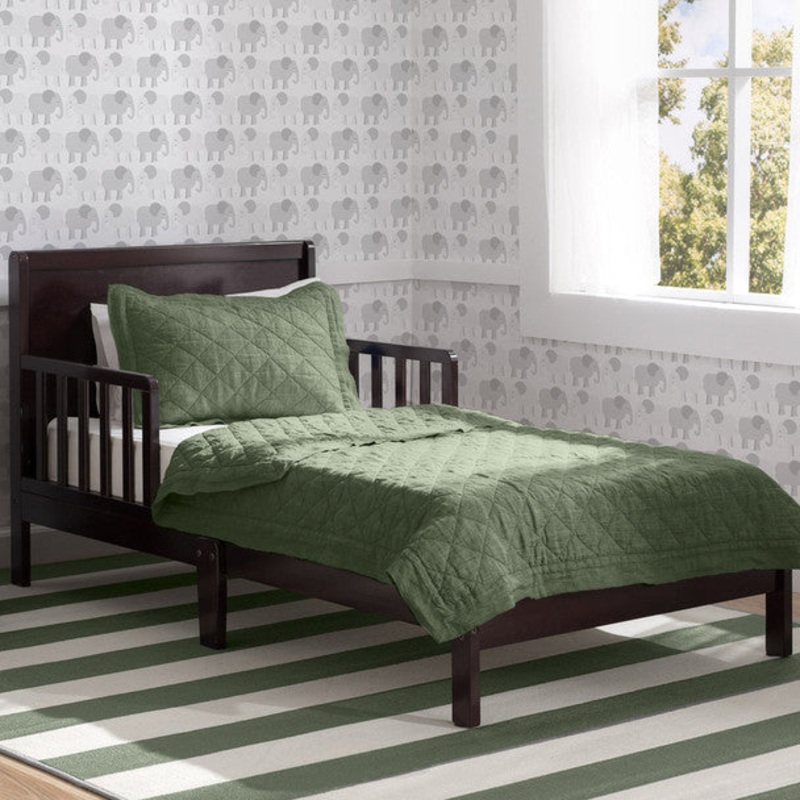 Delta Fabio Toddler Bed in Dark Chocolate