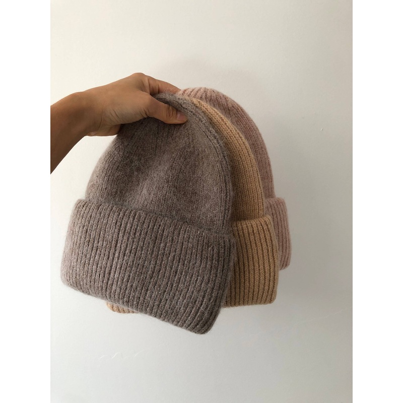 2024 ROYAL ANGORA BEANIE – neutral Oat