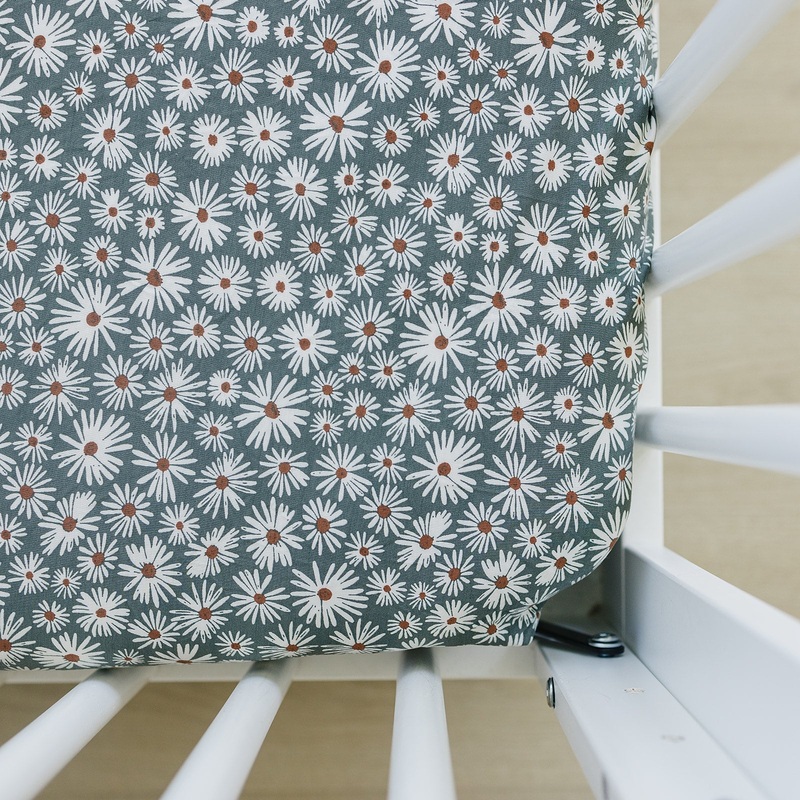 Bamboo Stretch Crib Sheet | Dark Green Daisy